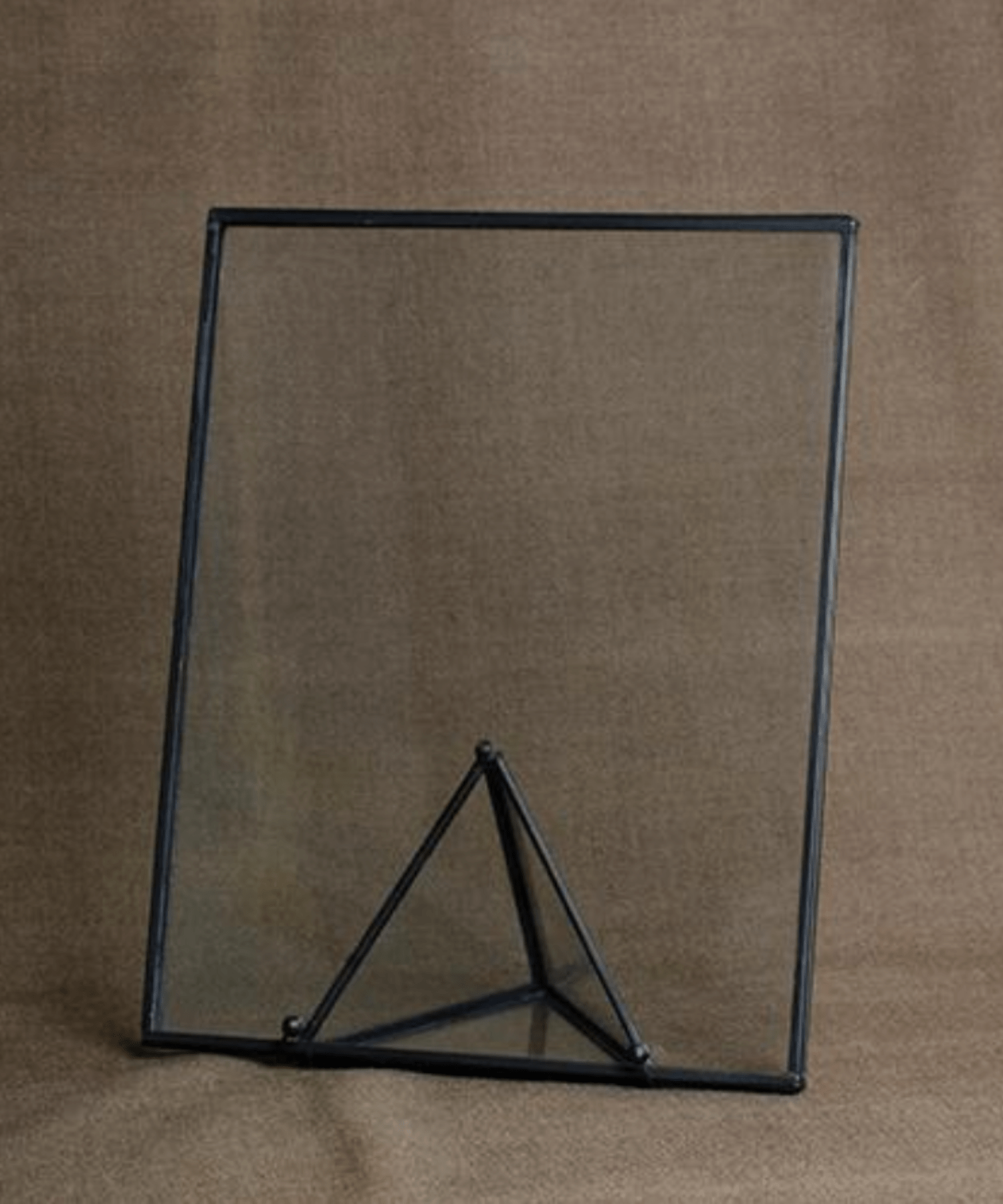 Verre Easel & Frame - Stephenson House